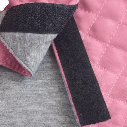acercamiento al ajuste de velcro del chaleco