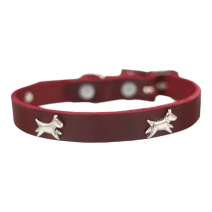 Collar de cuero genuino Silverado con figuras metálicas de perritos en acabado níquel, ideal para razas medianas y grandes.