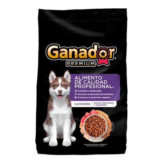 Bulto de alimento seco Ganador Premium para cachorros de razas medianas y grandes en presentación de 20 kilogramos.
