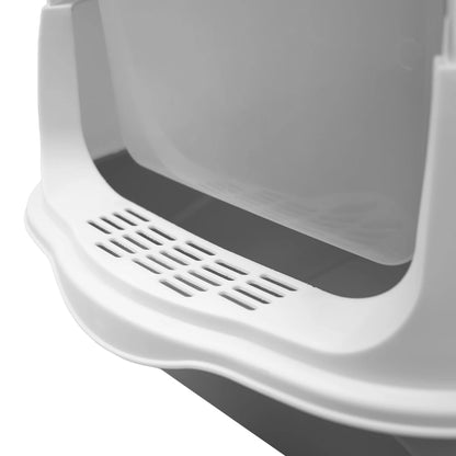 Detalle del escalón limpia patitas del Arenero Cubierto Fancy Pets, diseñado para atrapar la arena de las patas del gato al salir, en Kamalitas.