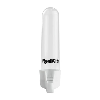 Bebedero de tubo transparente para aves marca RedKite con base blanca de plástico resistente vista de frente.