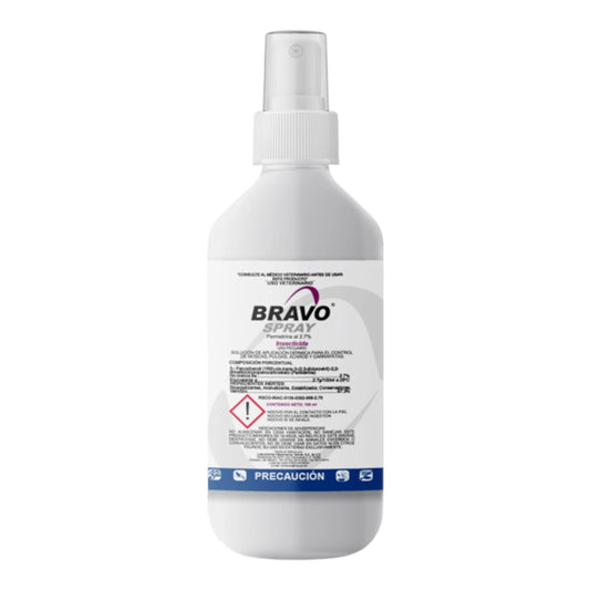 Envase con atomizador de Bravo Spray de 100 mL de Laboratorio Halvet, solución antiparasitaria y acaricida de uso externo para caninos, equinos y aves.