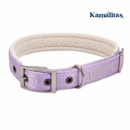 Collar acolchado para perro y gato color morado pastel, ajustable, con herraje metálico tipo hebilla y argolla en D para correa.