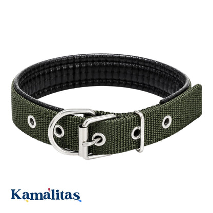 Collar reforzado verde militar para perro con forro interior suave tipo piel, ajuste con hebilla tradicional y ojales metálicos reforzados.