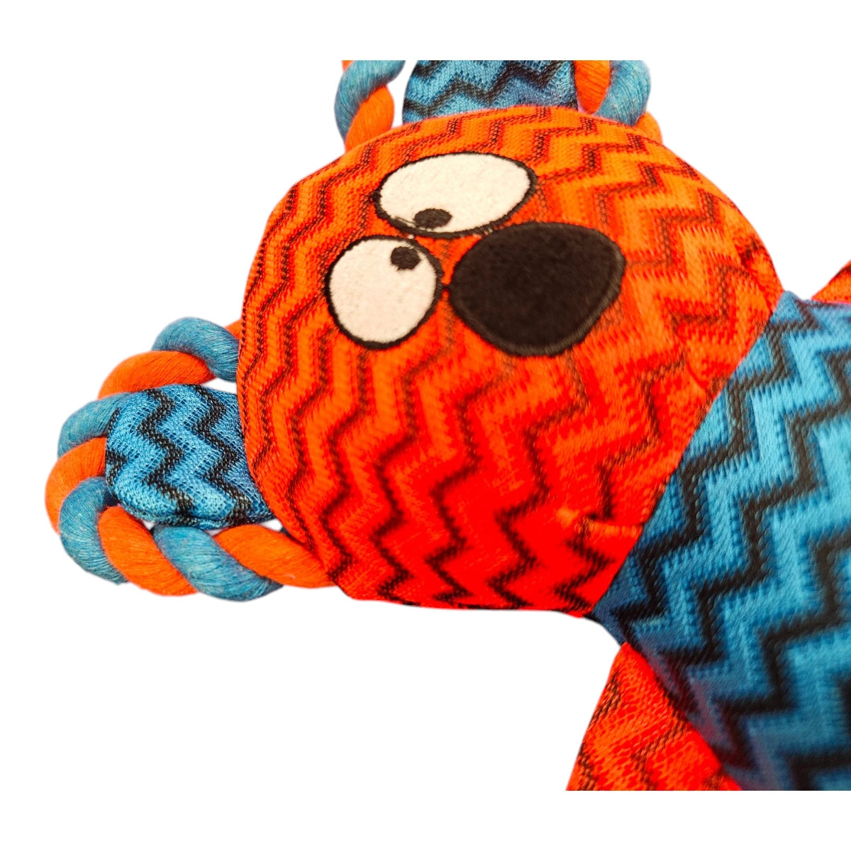 Acercamiento a las orejas de cuerda o lazo del juguete para perro Koala de Sharpaw, diseñadas para morder y jalar, en Kamalitas.