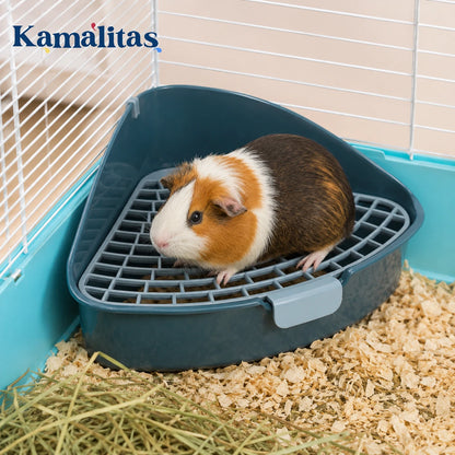 Cuyo en jaula con esquinero de baño para pequeños mamíferos, accesorio práctico para apoyar la higiene y el orden dentro del hábitat.