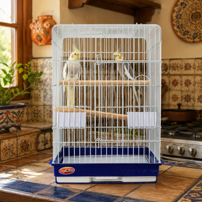 Jaula Macao Redkite dentro de una cocina tradicional mexicana con dos ninfas en su interior, base azul, rejilla blanca, perchas de madera y comederos incluidos.