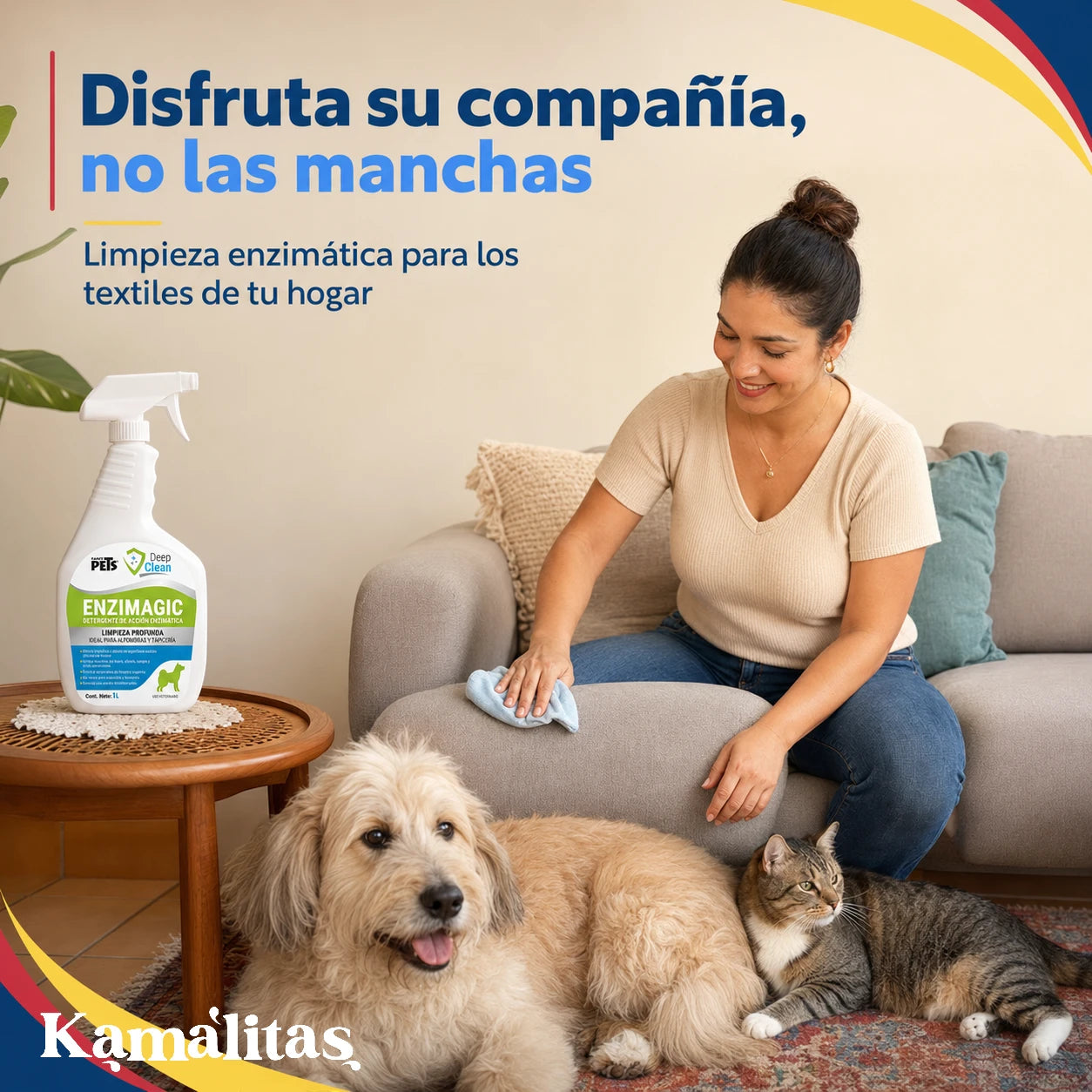Tutora limpiando la tapicería con Enzimagic mientras su perro y gato descansan juntos en la sala.