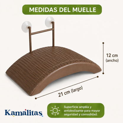 Diagrama del muelle flotante para reptiles que detalla sus medidas de 21 cm de largo por 12 cm de ancho, resaltando su superficie amplia y antideslizante para mayor seguridad de la mascota, en Kamalitas