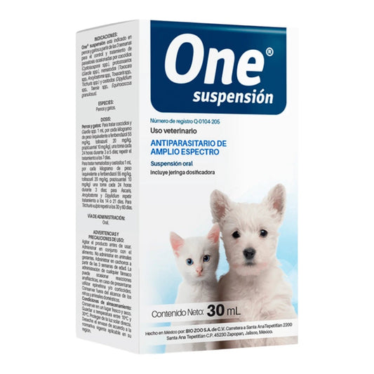 caja de de One Suspensión del laboratorio Biozoo, tratamiento antiparasitario oral de amplio espectro para caninos y felinos con dosificador.
