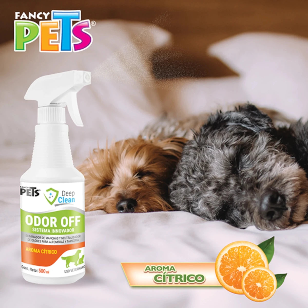 producto Deep Clean Odor Off en primer plano con dos perritos dormidos en una cama al fondo