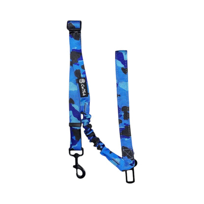 Correa táctica color azul para perro, hecha de nylon con resorte amortiguador y gancho metálico, incluye seguro para auto
