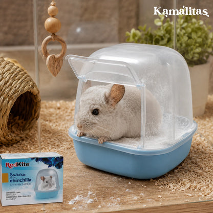 Primer plano del acceso de la puerta abatible en la tapa de la tina de baño para chinchilla, en Kamalitas.