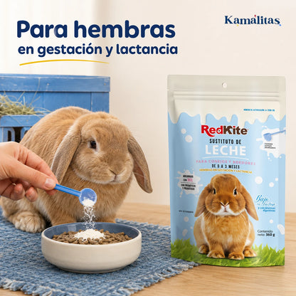Sustituto de leche RedKite espolvoreado sobre alimento seco para una coneja en gestación o lactancia.