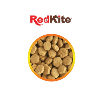 Acercamiento a las rosetas de alimento balanceado RedKite para roedores, mostrando su forma ideal para ser sujetada con las patas.