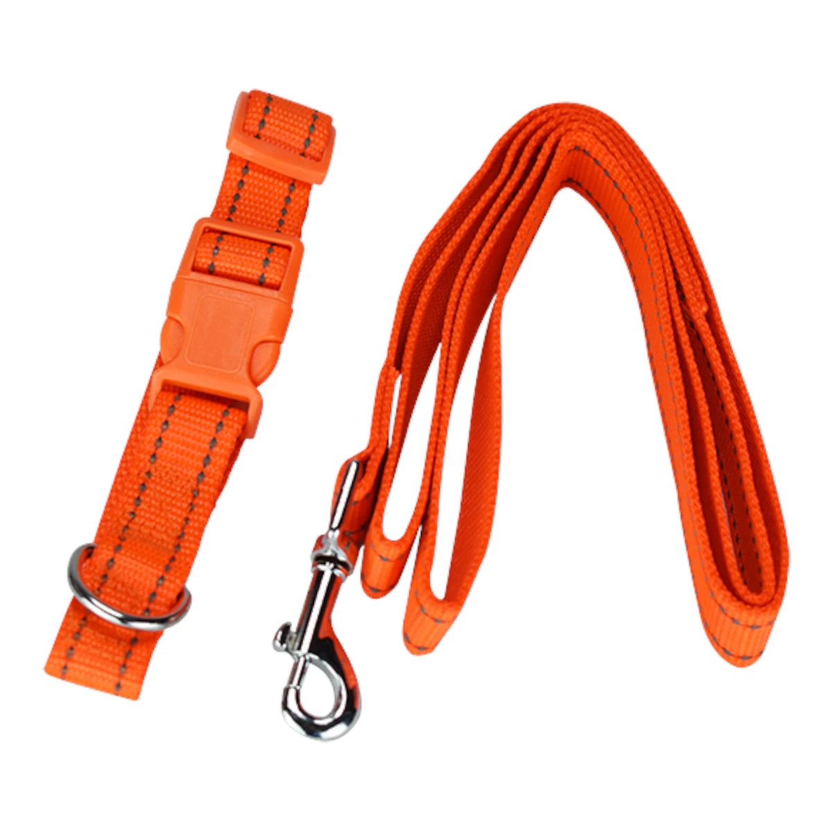 Vista del collar ajustable y la correa de 1.20 metros extendida, mostrando el gancho giratorio de 360 grados y las costuras reflejantes de seguridad.